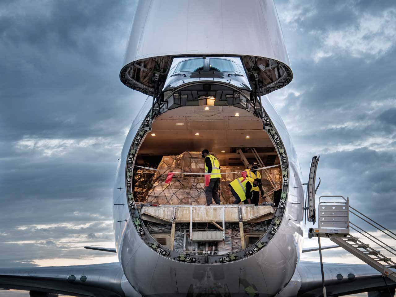 Solicita presupuesto transporte aéreo
